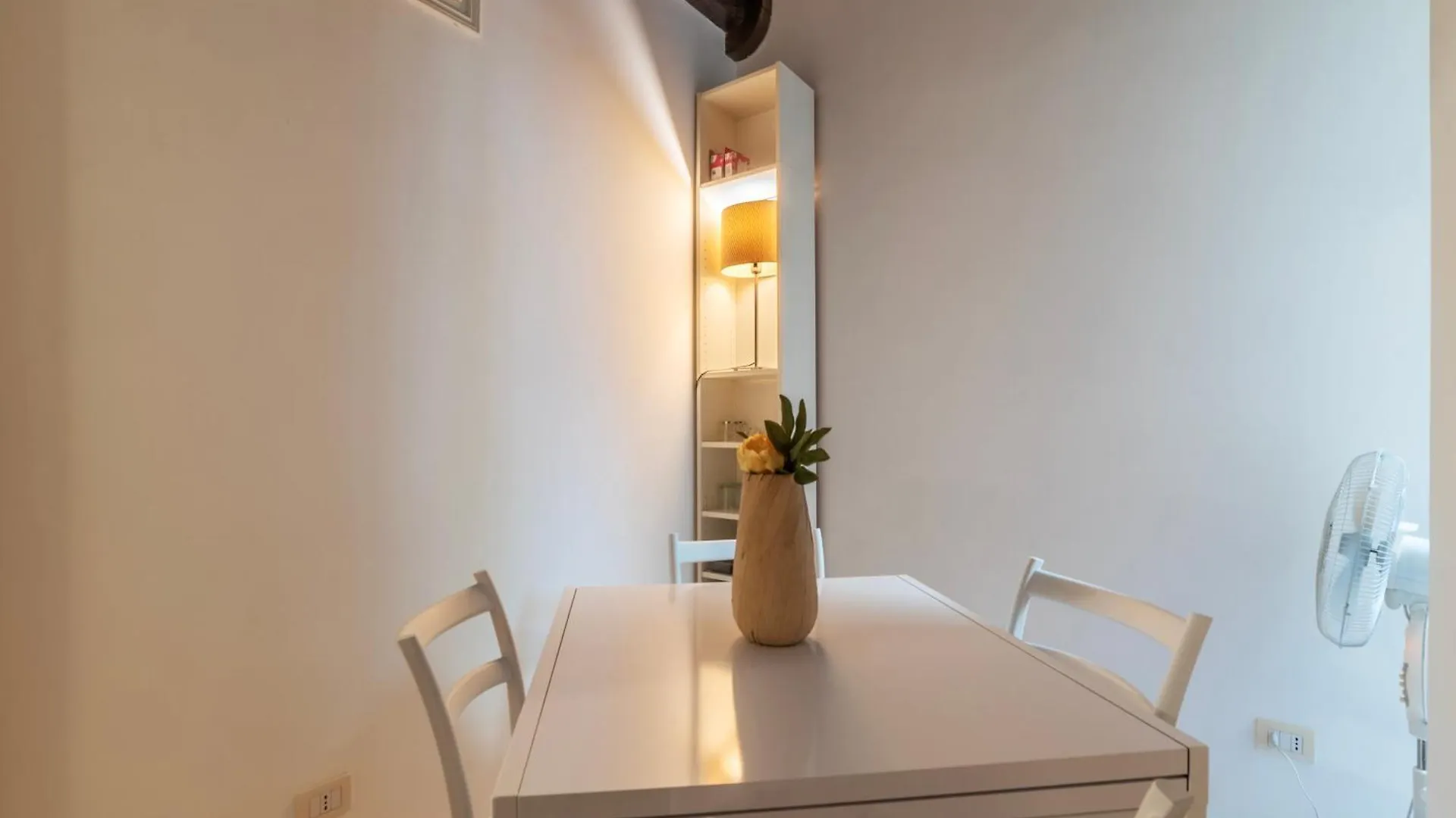 Fori Imperiali Pretty Apartment Rome